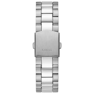 Silver-tone pilot buckle on the stainless steel bracelet of the Guess GW0265G7