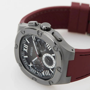 Side profile view of the 11mm gunmetal case of the Guess GW0571G4