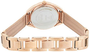 Rose gold-tone jewelry clasp on the mesh bracelet of the Guess W1084L3