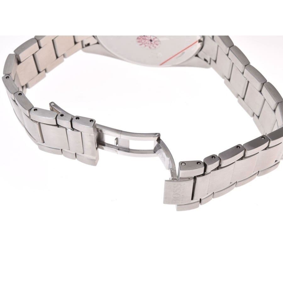 Silver-tone deployment clasp with engraved Boss logo on the bracelet of the 1512883