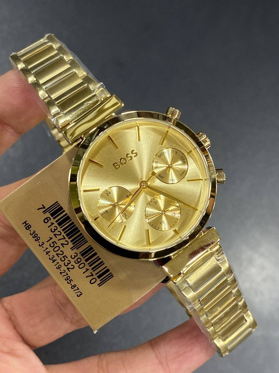 Authentic real life photo of Hugo Boss 1502532 showing true gold shine and dial details