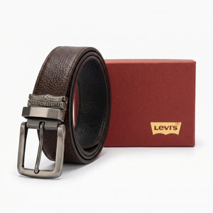 Professional standing view of the Levi's mirror original reversible grained leather belt featuring the heritage plaque buckle