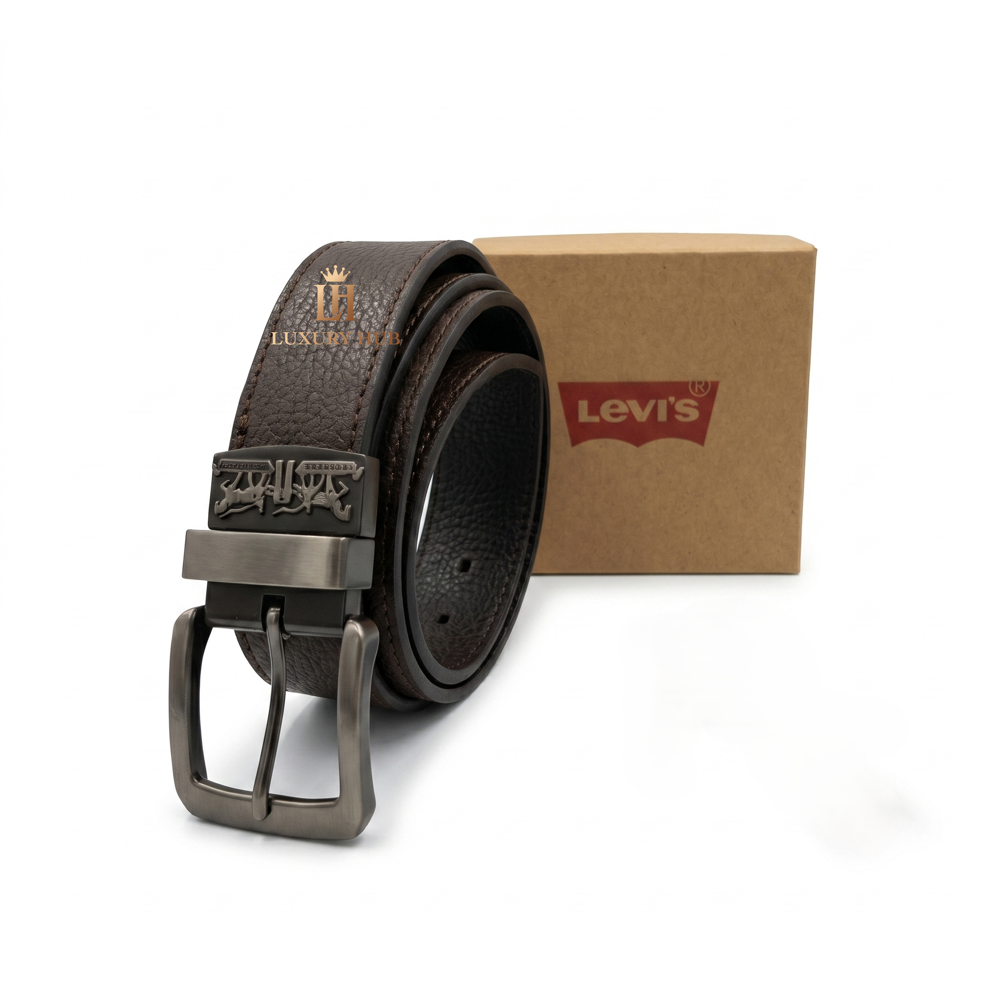 Professional standing top view of the Levi's mirror original reversible grained leather belt