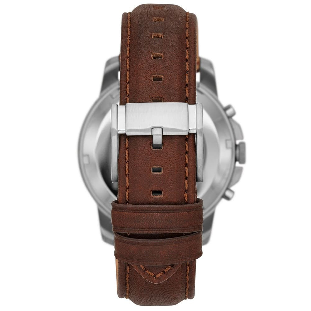Buckle clasp detail of the Fossil Grant ME3027 brown leather strap.