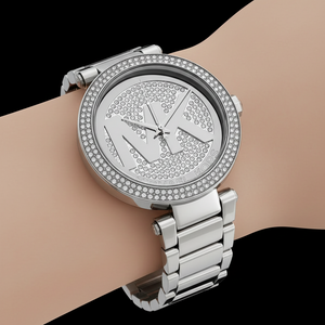 تفاصيل مينا ساعة Michael Kors MK5925 المرصعة بالكريستال واللوجو السيلفر الكبير