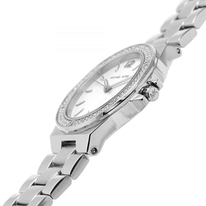 زاوية تصوير احترافية لساعة Michael Kors MK7280 توضح انعكاس الضوء على الكريستال