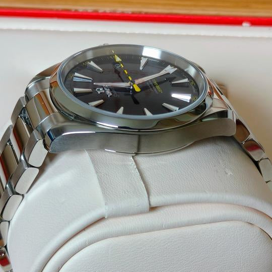 Omega Seamaster Aqua Terra 150M >15,000 Gauss 231.10.42.21.01.002 men's automatic watch – crown side view in box
