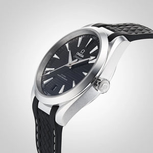 Omega Seamaster Aqua Terra men's automatic watch, 41mm stainless steel case, black teak dial, black rubber strap – dial angle close-up