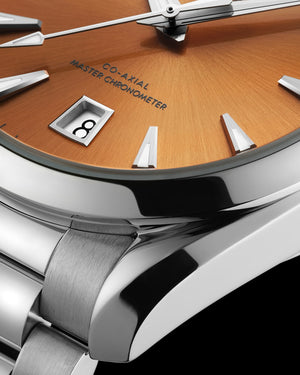 Omega Seamaster Aqua Terra Shades 220.10.38.20.12.001 automatic watch, 38mm stainless steel case, orange dial, steel bracelet – dial close-up