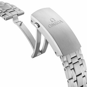 Omega Seamaster Diver 300M men's automatic watch, 42mm stainless steel case, black dial, steel bracelet – bracelet clasp view
