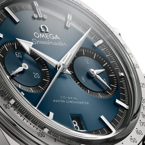 Omega Speedmaster '57 332.10.41.51.03.001 men's chronograph watch – blue chronograph dial close-up with Broad Arrow hands