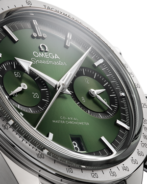 Omega Speedmaster '57 men's chronograph watch, 40.5mm stainless steel case, green dial, steel bracelet – dial close-up