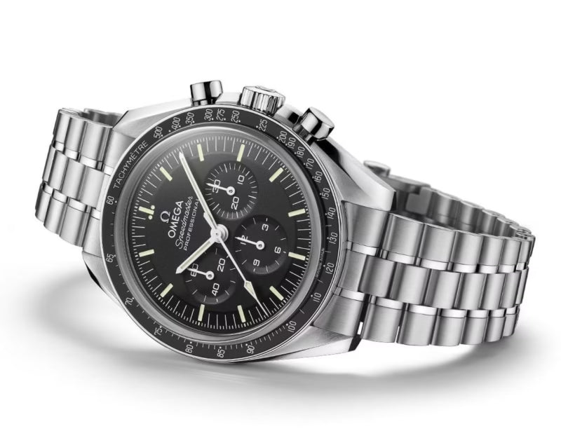 Omega Speedmaster Professional Moonwatch men's chronograph watch, 42mm stainless steel case, black dial, steel bracelet – side angle view