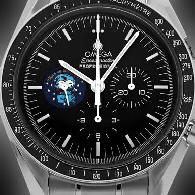 Omega Speedmaster Professional Snoopy men's chronograph watch, 42mm stainless steel case, black dial with Snoopy medallion, steel bracelet – dial close-up