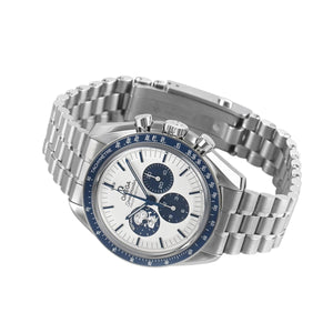 Omega Speedmaster Silver Snoopy Award men's chronograph watch, 44mm stainless steel case, white dial with blue subdials, steel bracelet – side angle view