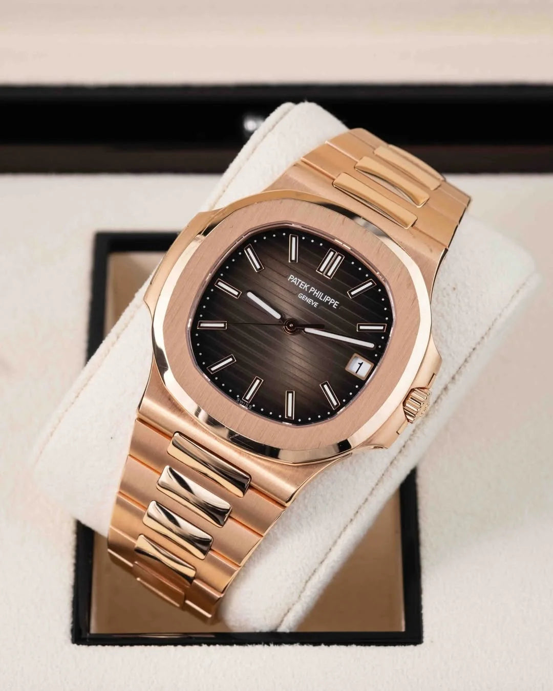 Patek Philippe Nautilus 40mm Men's Automatic Watch – Brown Gradient Dial & Yellow Gold Strap – view 7