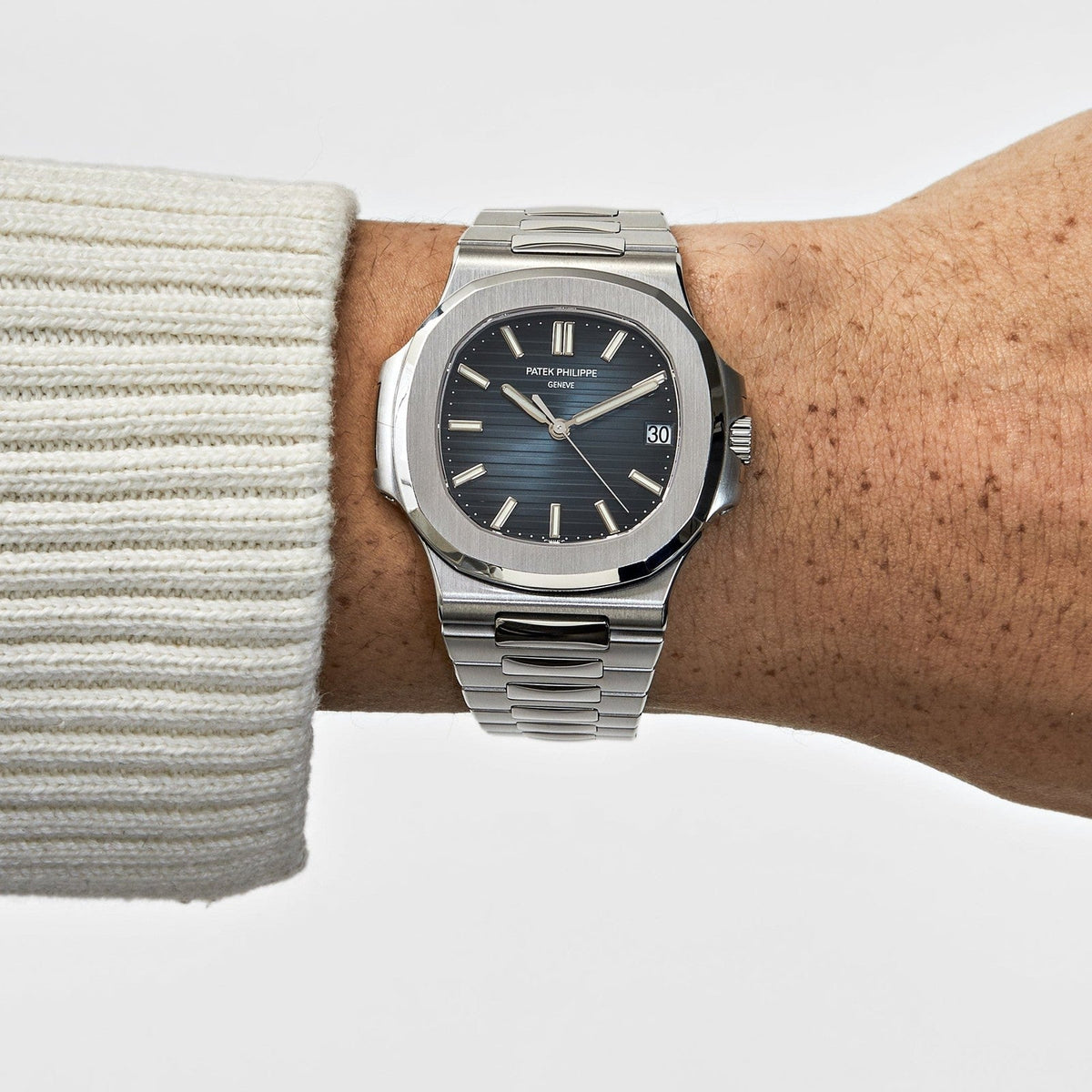 Patek Philippe Nautilus 5711/1A-010 40mm Men's Automatic Watch – detail view 7