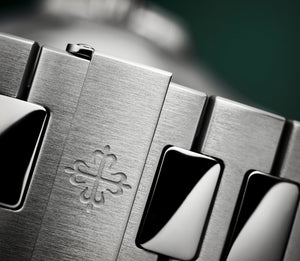 Patek Philippe Nautilus 5711/1A-014 40mm Men's Automatic Watch – detail view 8