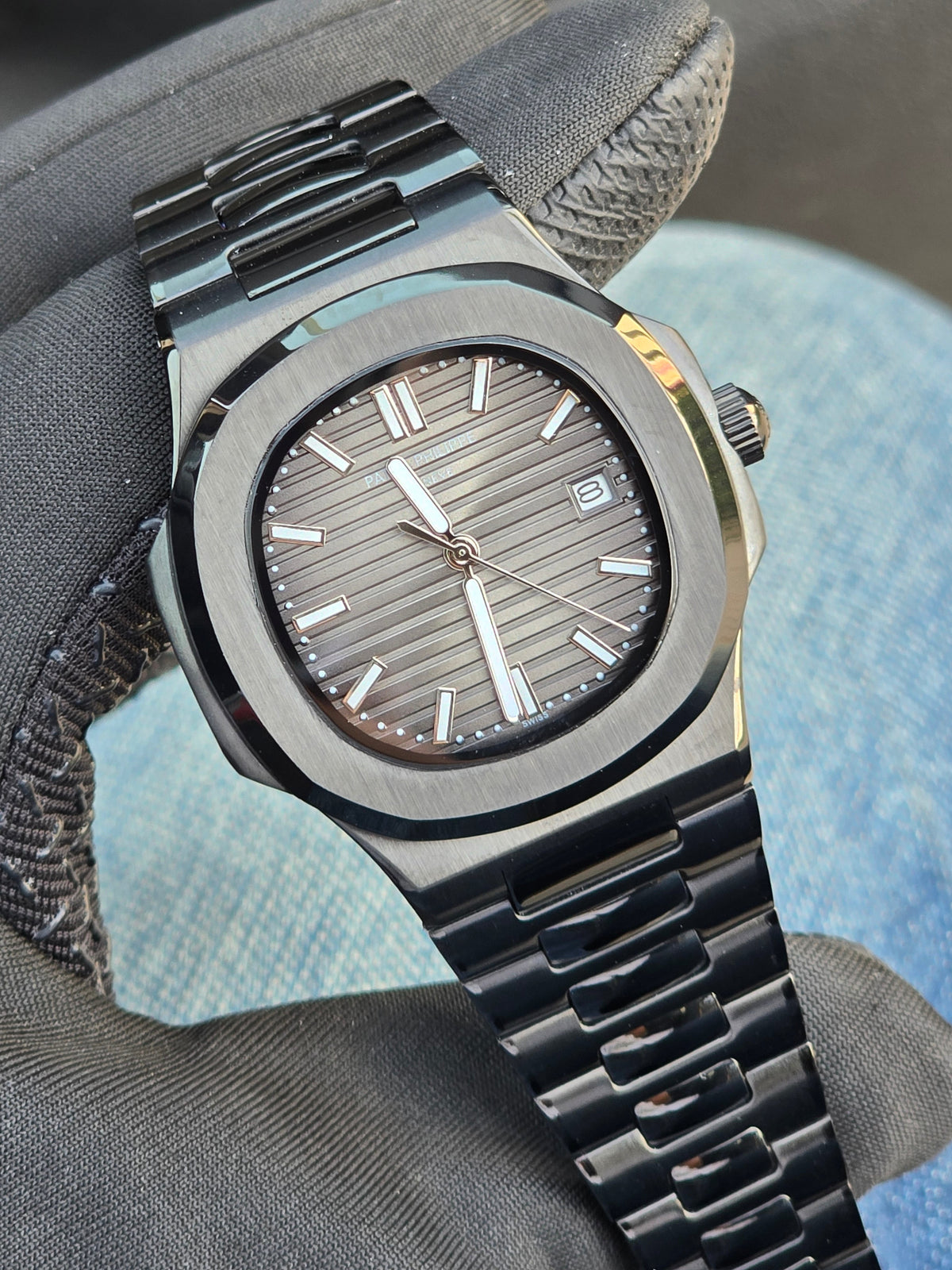 Patek Philippe Nautilus 40mm Men's Automatic Watch – Grey Gradient Dial & Black Strap