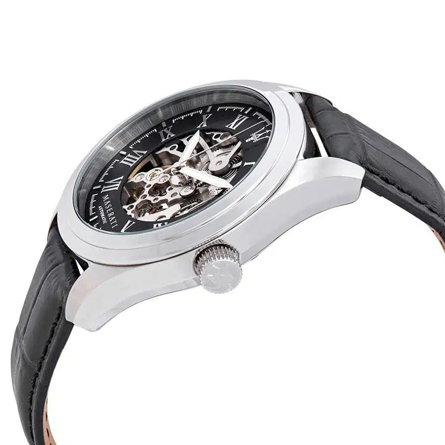 Side profile view showing the stainless steel case of the Maserati Traguardo R8871612001.