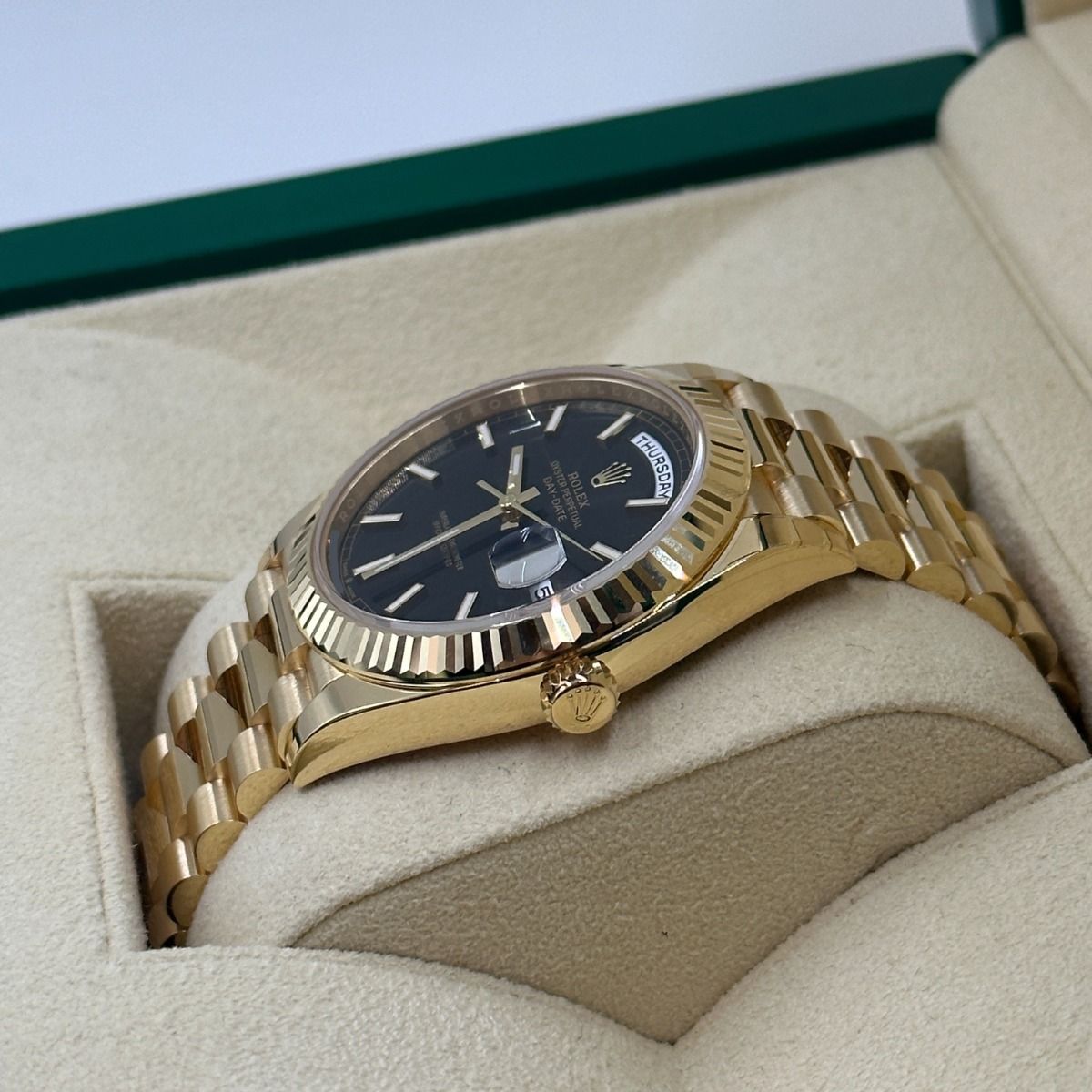 Rolex Day-Date men's mirror watch, black dial – view 3