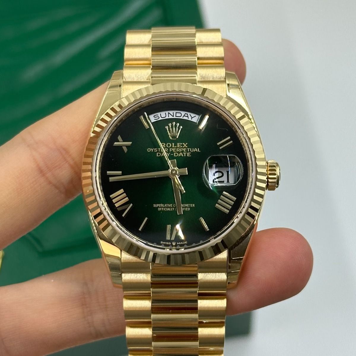 Rolex Day-Date men's mirror watch, green ombré dial – view 6