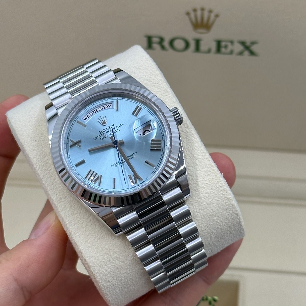 Rolex Day-Date men's mirror watch, ice blue dial – view 3
