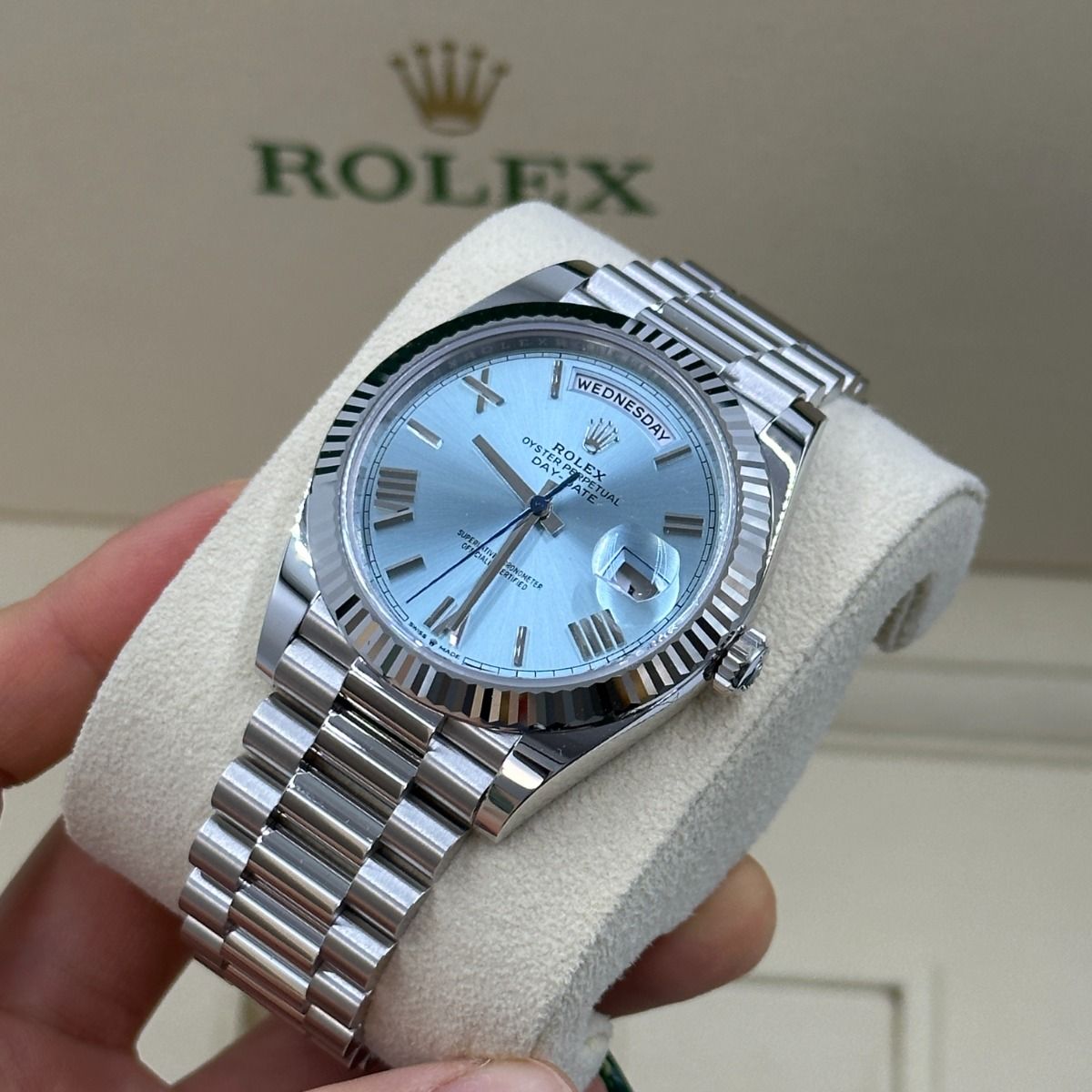 Rolex Day-Date men's mirror watch, ice blue dial – view 4
