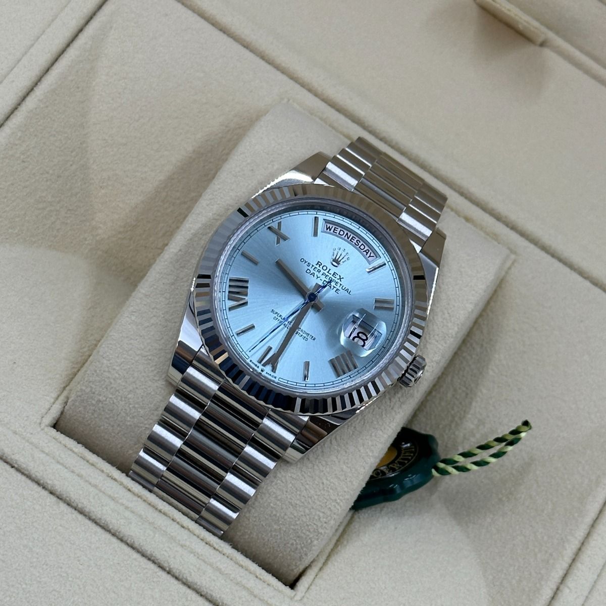Rolex Day-Date men's mirror watch, ice blue dial – view 5