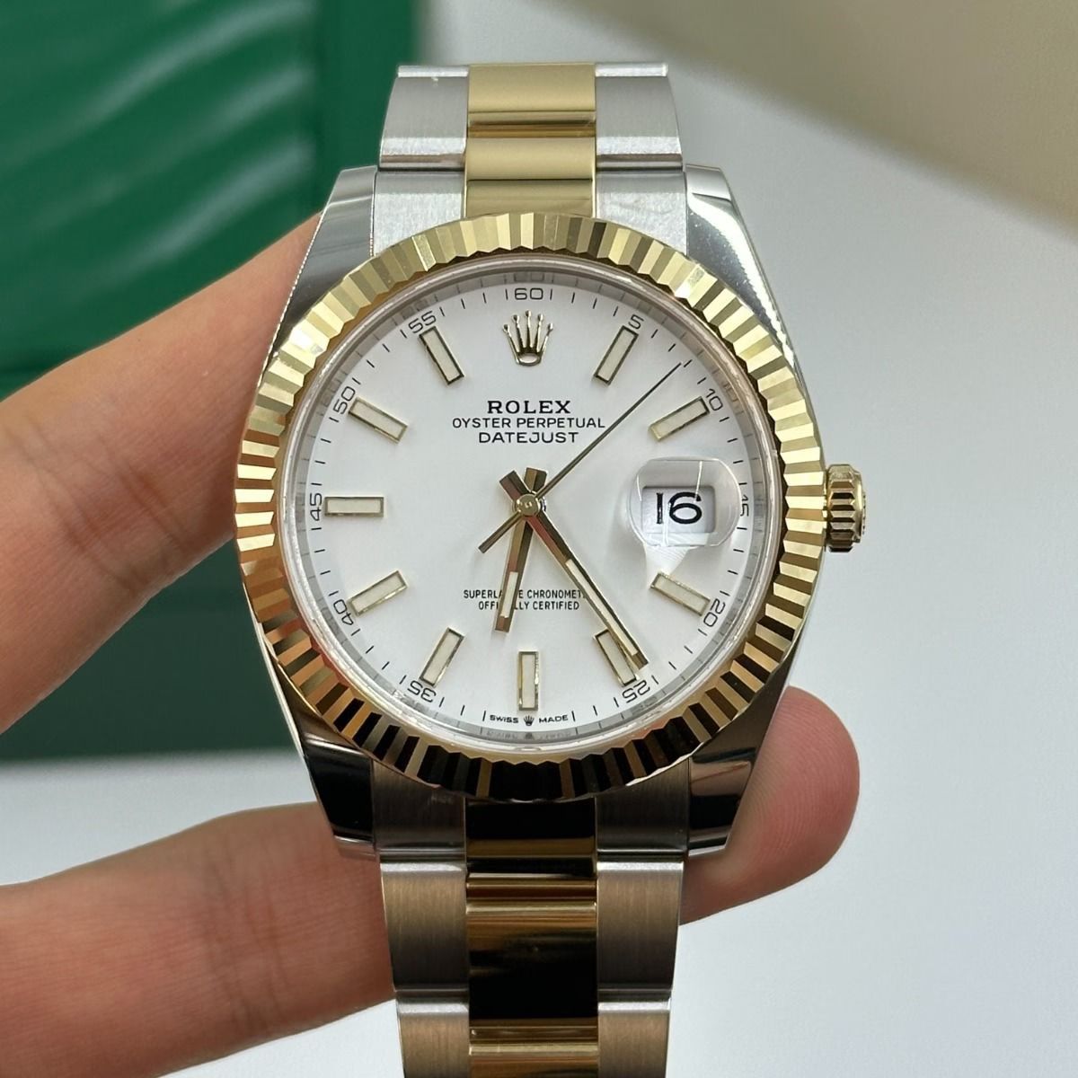 Rolex Datejust men's mirror watch, white dial – view 4