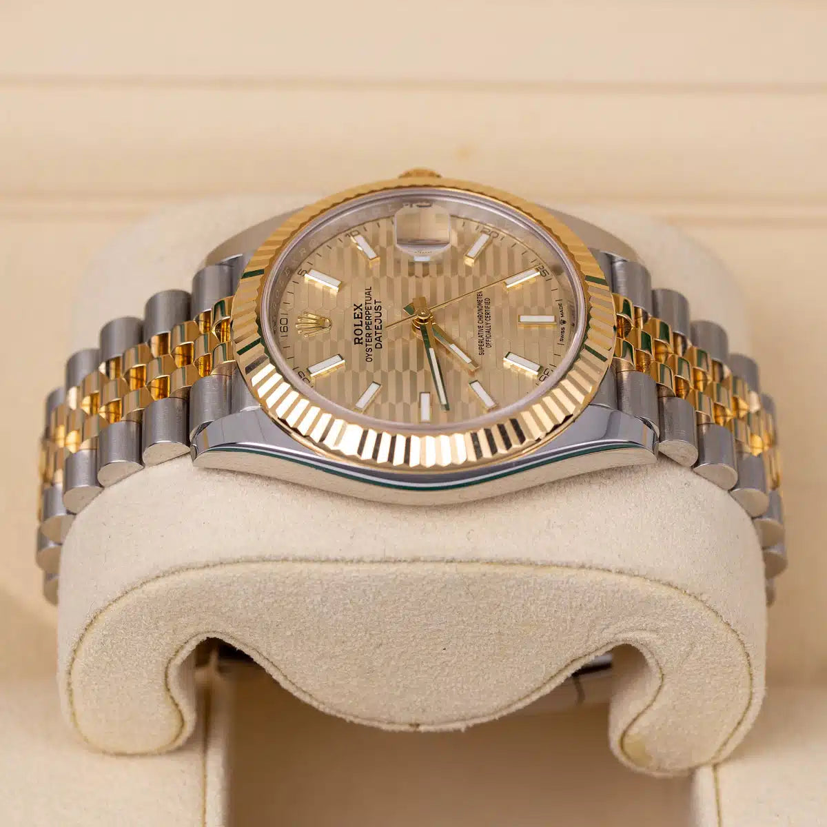 Rolex Datejust men's mirror watch, gold-tone fluted-motif dial – view 3