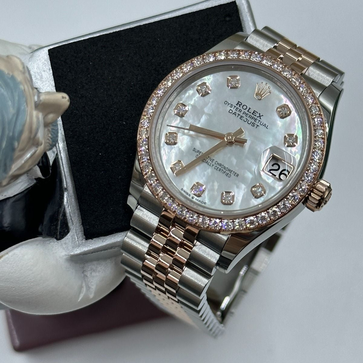 Rolex Datejust 31mm women's mirror watch, white mother-of-pearl stone-set dial – view 9