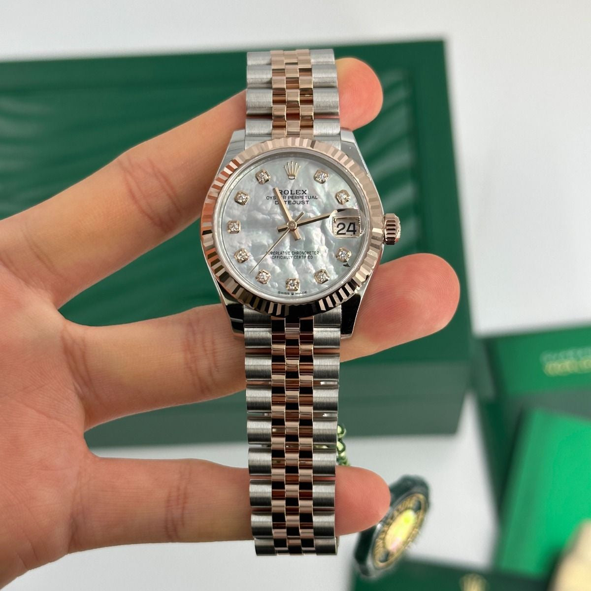 Rolex Datejust 31mm women's mirror watch, white mother-of-pearl stone-set dial – view 7