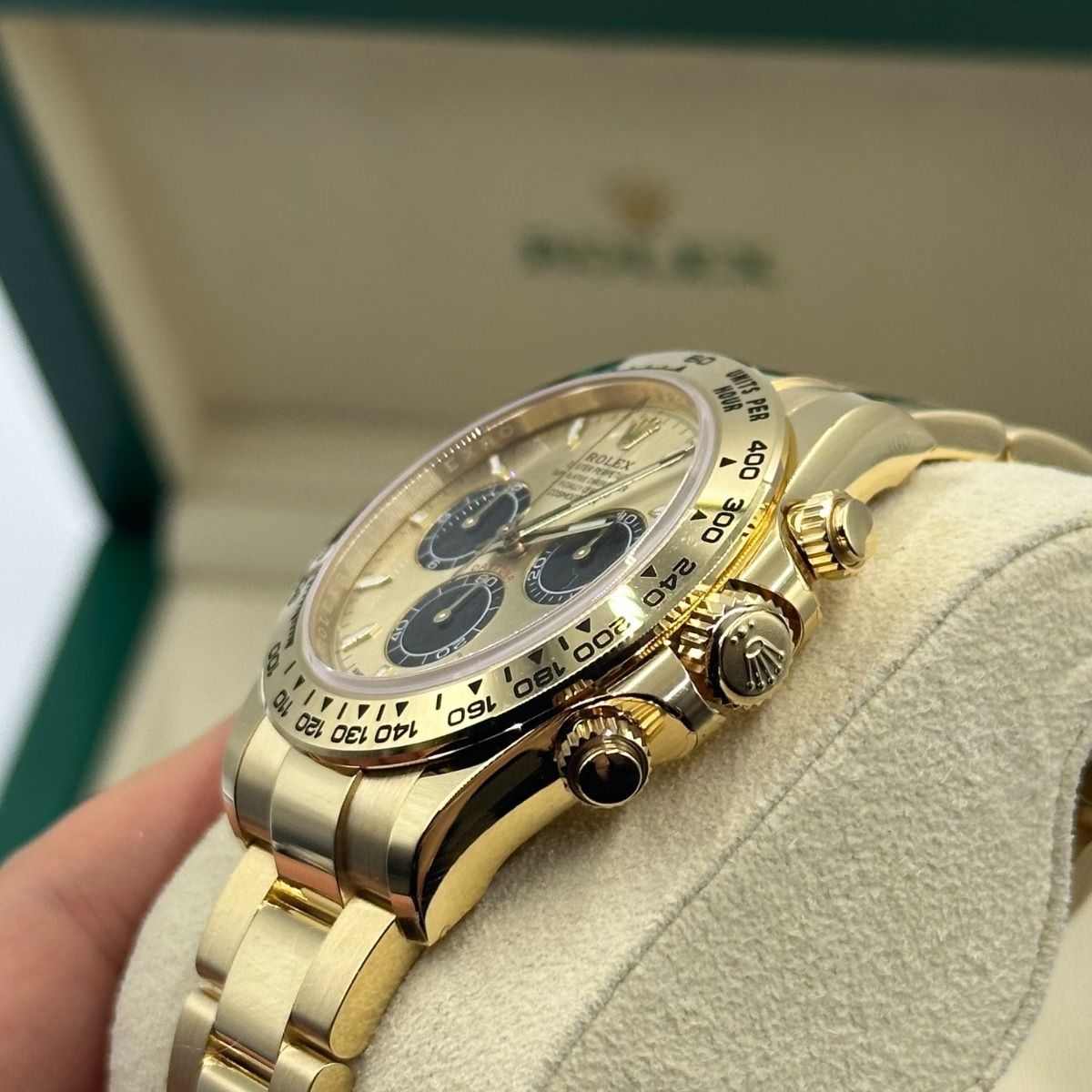 Rolex Daytona men's mirror watch, gold-tone dial – view 3