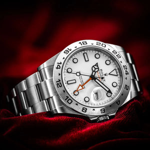 Rolex Explorer II 42mm men's mirror watch, white dial – view 4