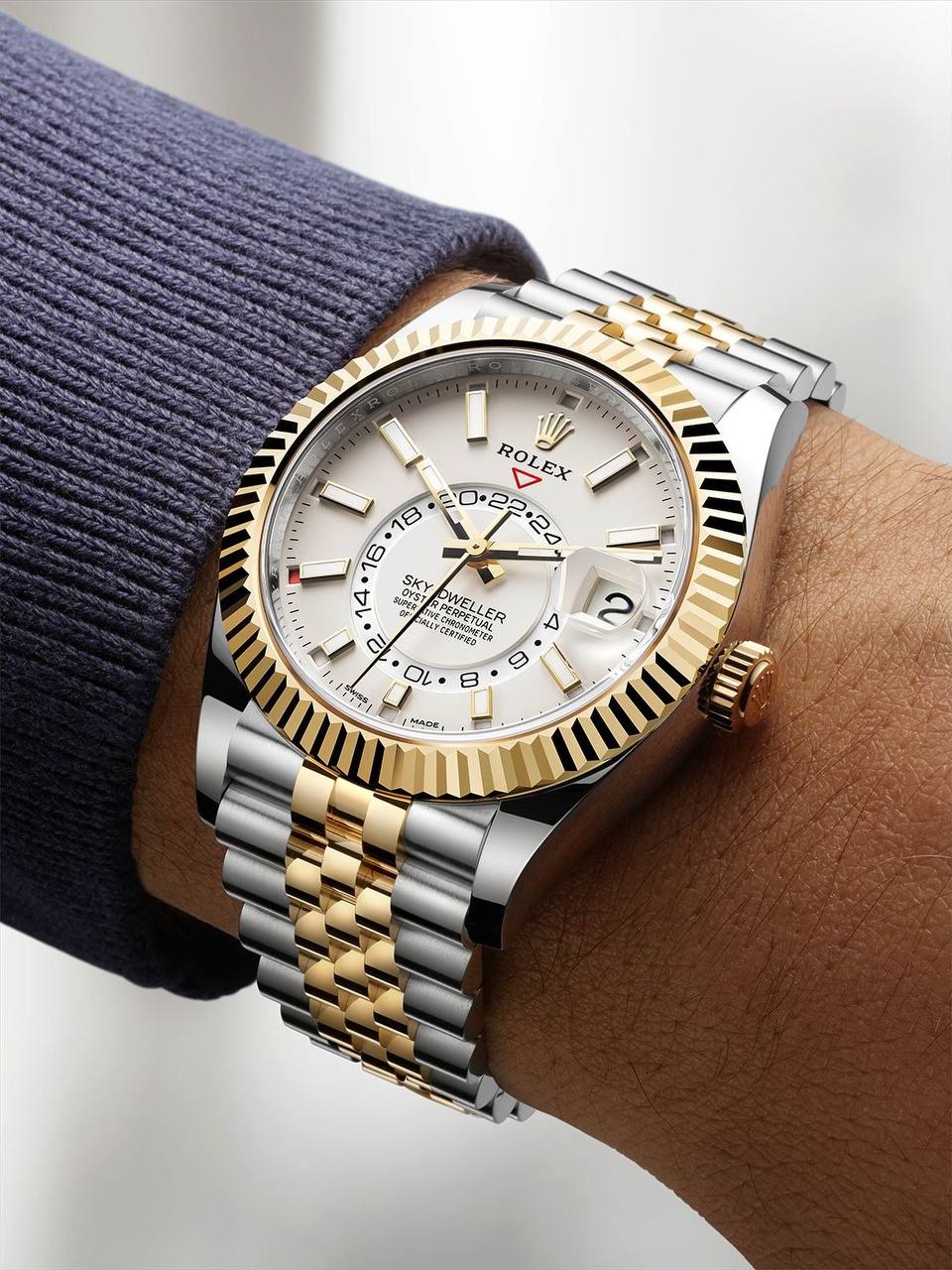 Rolex Sky-Dweller men's mirror watch, white dial – view 6