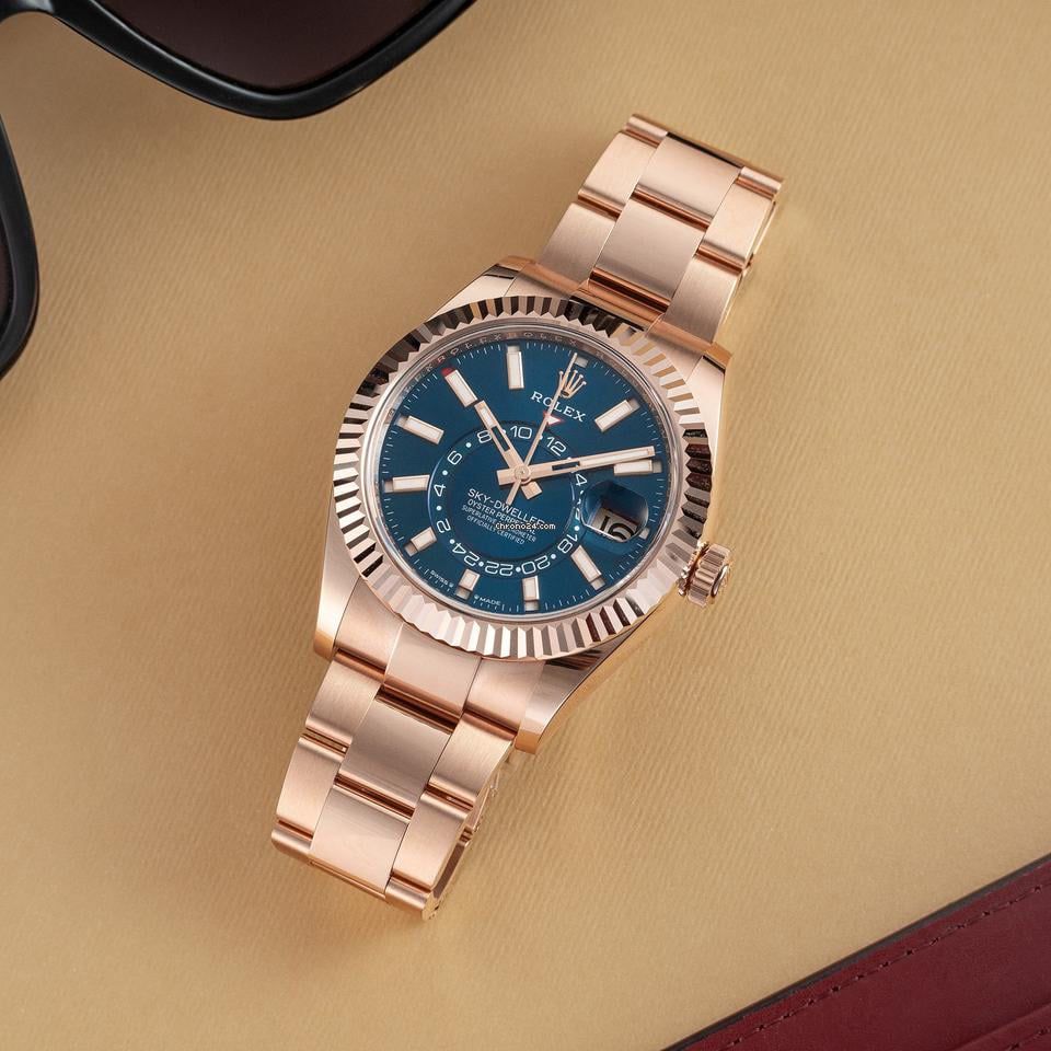 Rolex Sky-Dweller men's mirror watch, blue dial – view 4