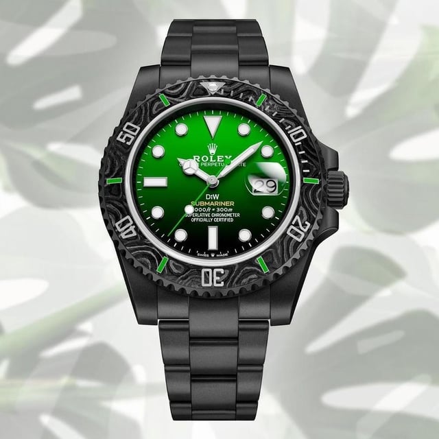 Rolex Submariner 41mm men's mirror watch, green ombré dial, black patterned bezel – view 2