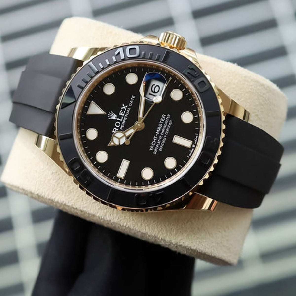 Rolex Yacht-Master men's mirror watch, black dial – view 4