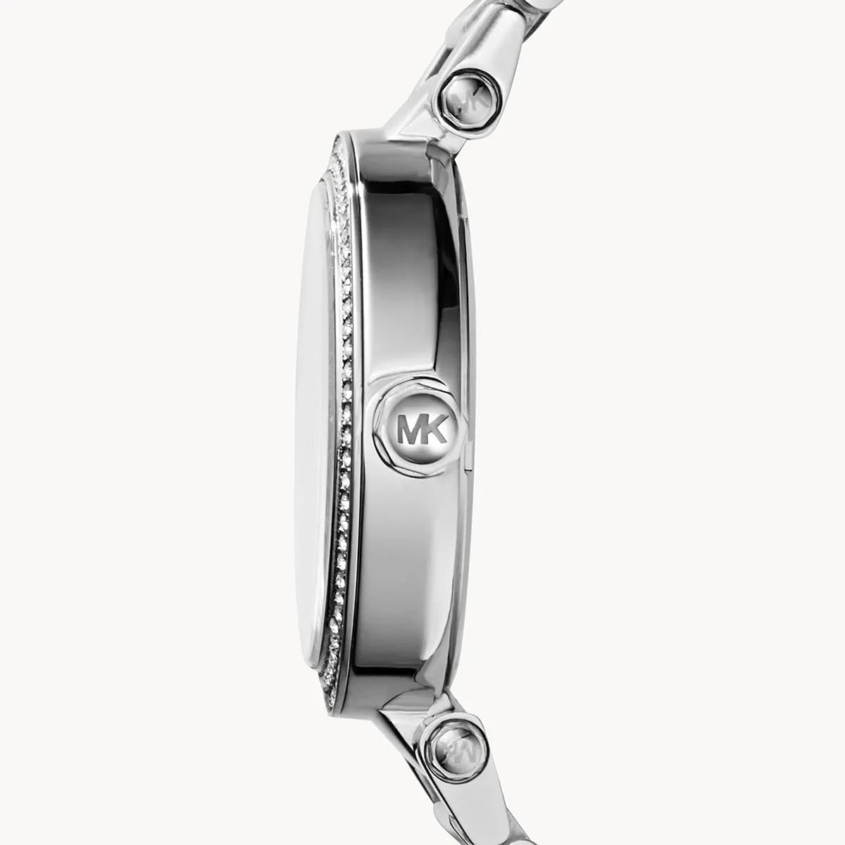 عرض جانبي لساعة Michael Kors MK5925 يوضح لمعة السيلفر وفصوص الكريستال