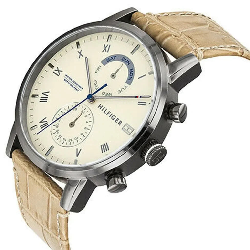 Gunmetal buckle on the genuine beige leather strap of the Tommy Hilfiger 1710399