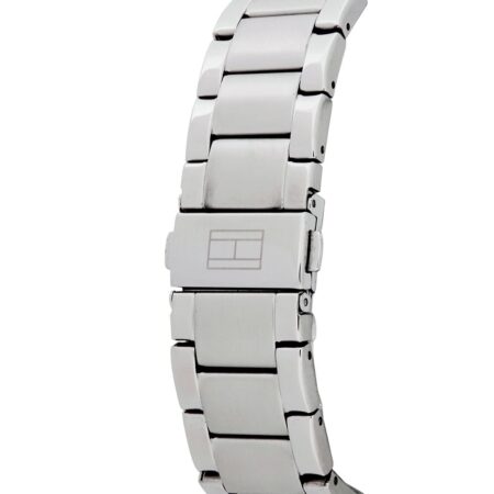 Silver-tone deployment clasp on the stainless steel bracelet of the Tommy Hilfiger 1791397