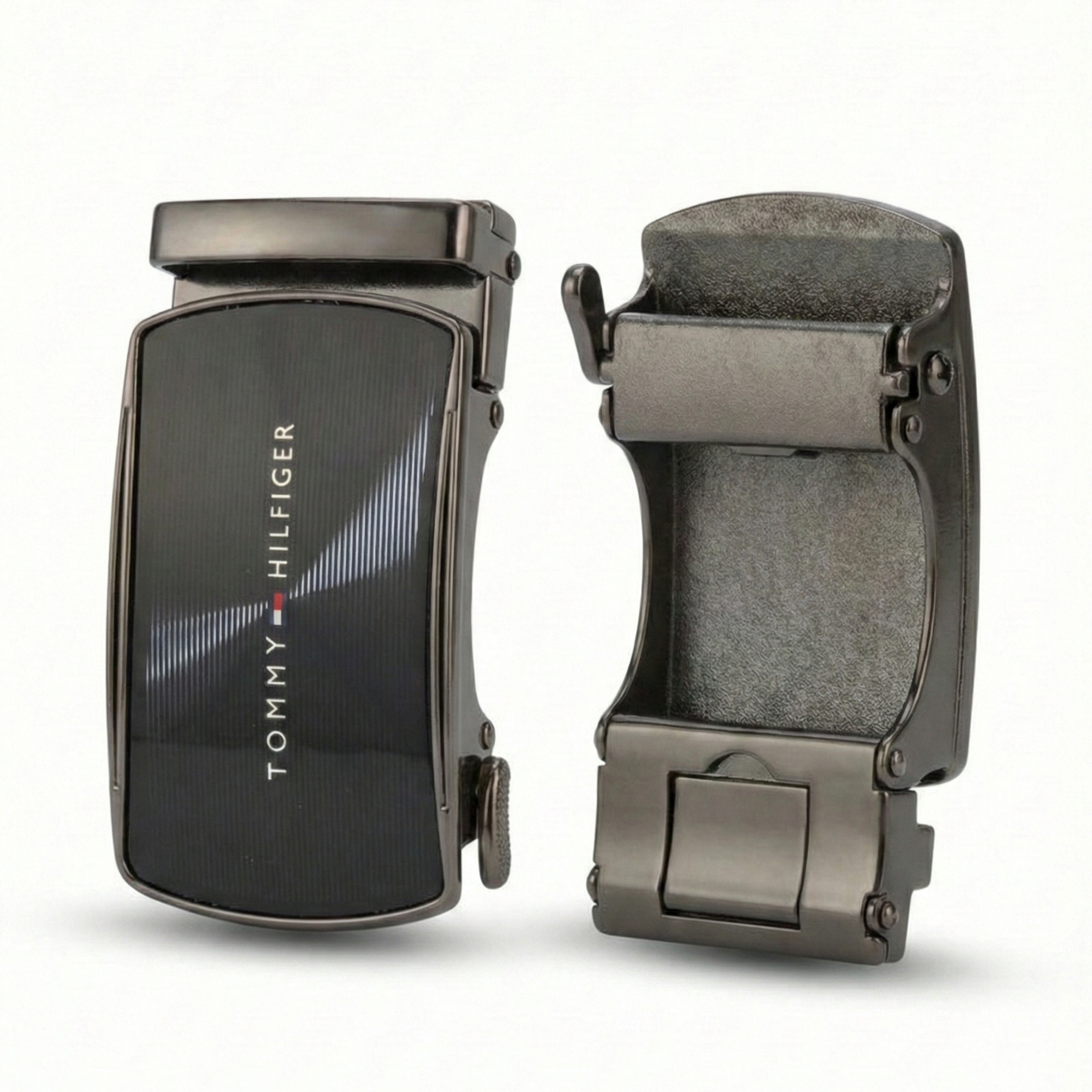 Close up of Tommy Hilfiger Automatic Ratchet Belt Buckle Mechanism