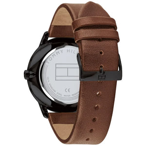 Profile view of Tommy Hilfiger Hunter showing case thickness and brown leather strap