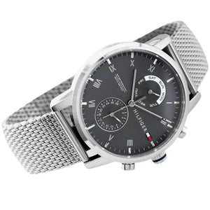Profile view of Tommy Hilfiger Kane showing case thickness and mesh bracelet