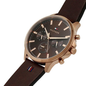 Profile view of Tommy Hilfiger Ryder showing case thickness and brown leather strap