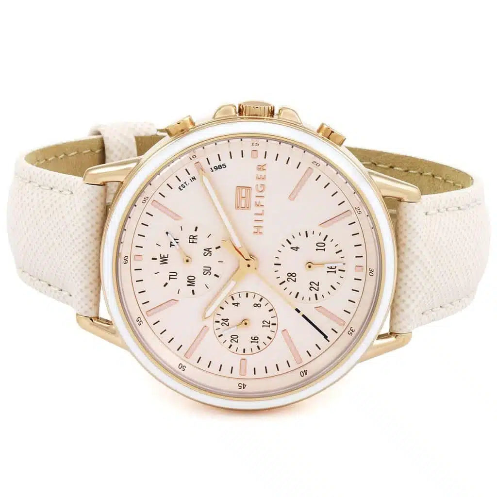 Angled shot highlighting the white saffiano leather strap of Tommy Hilfiger 1781789